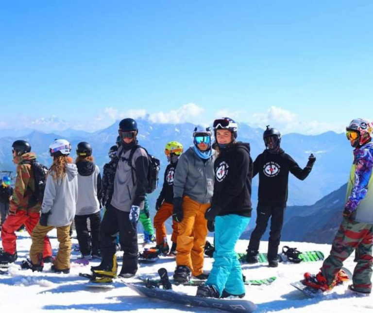 Foto ragazzi under 18 snowboard camp 6punto9 a Les 2 Alpes